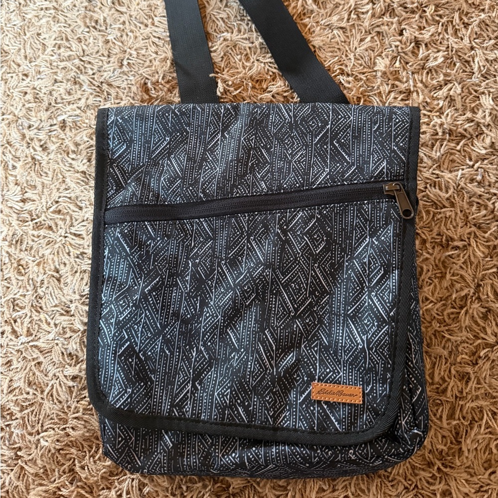 BNWT Eddie Bauer Black Patterned Messenger Crossbody Bag